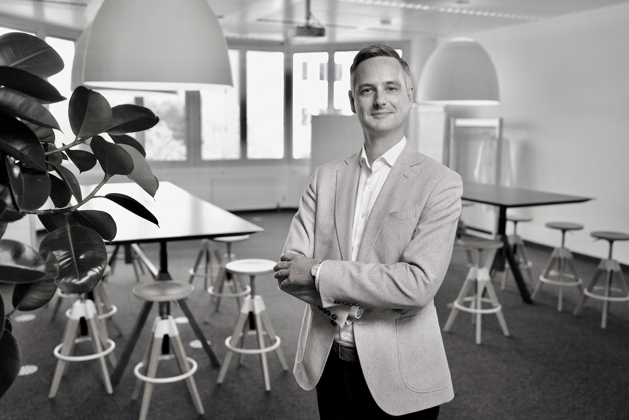 Profile Picture_Colour